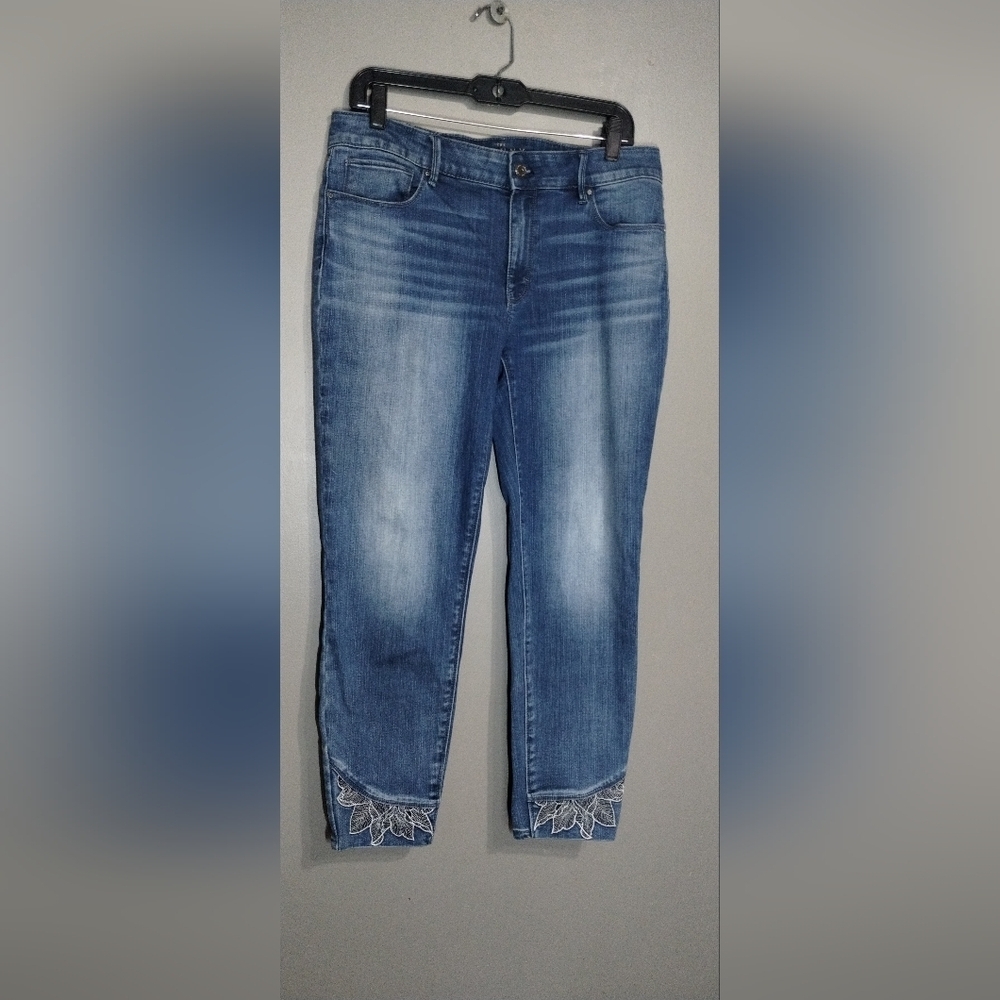 White House Black Market Blue Cropped Jeans with Embroidery
